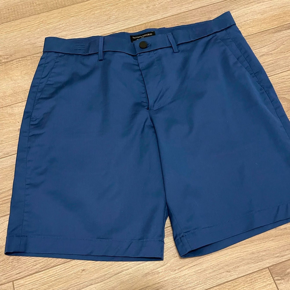 Banana Republic Core Temp Shorts - Picture 1 of 5